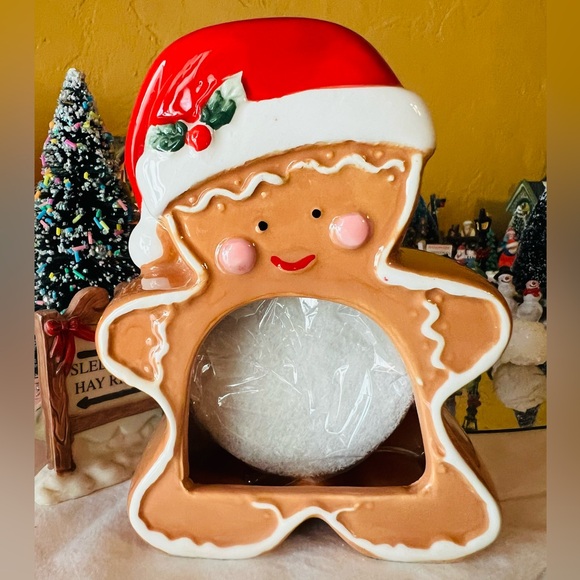 Christmas Ceramic Gingerbread Man Scrubby Sponge Holder - Picture 8 of 8